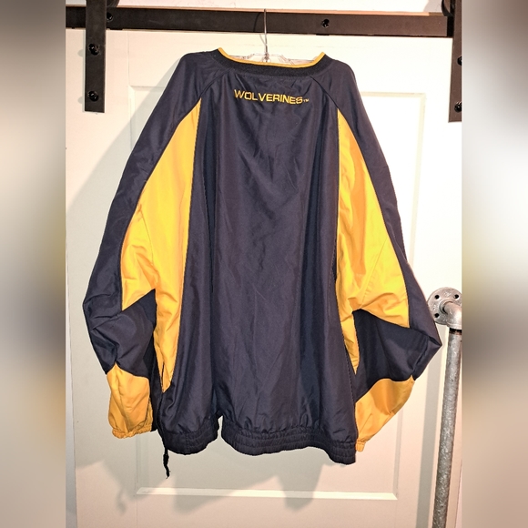 Vintage NCAA Michigan university Wolverines Starter Jacket - Picture 3 of 11